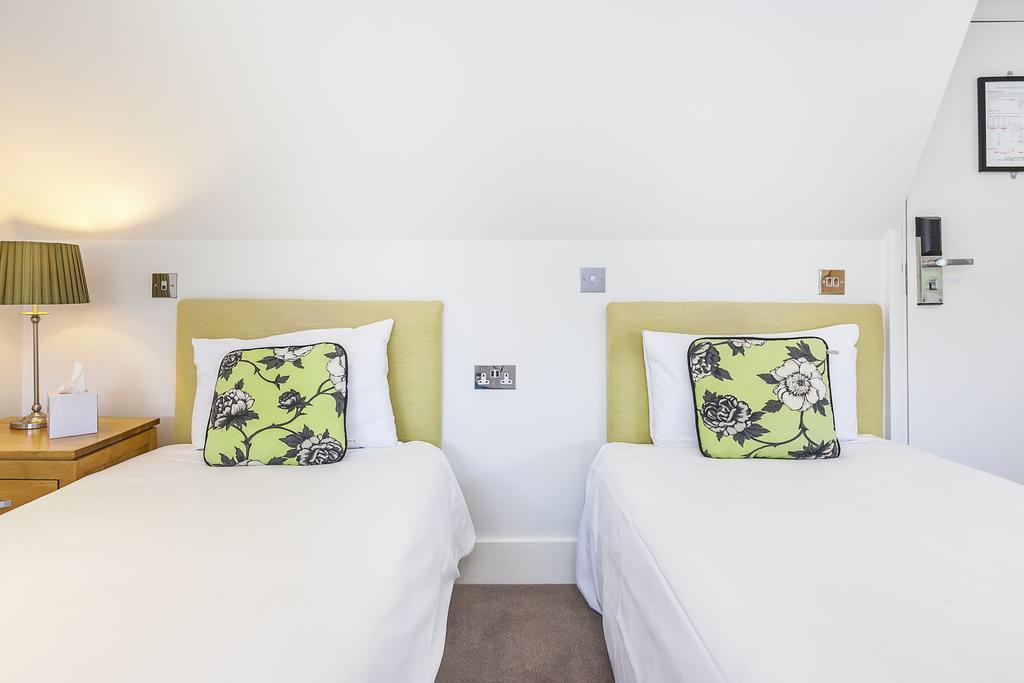 The Kilns Hotel Brentwood Bagian luar foto