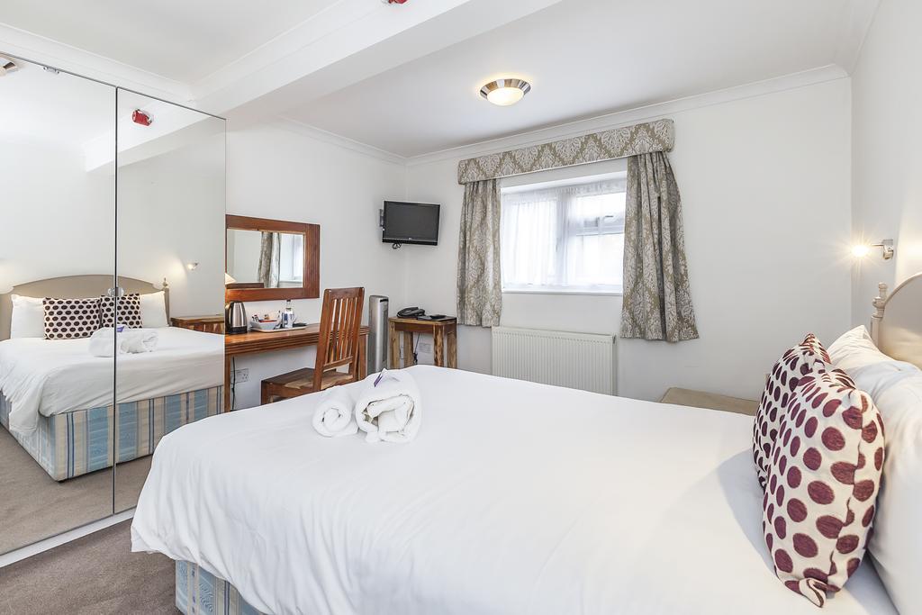 The Kilns Hotel Brentwood Bagian luar foto