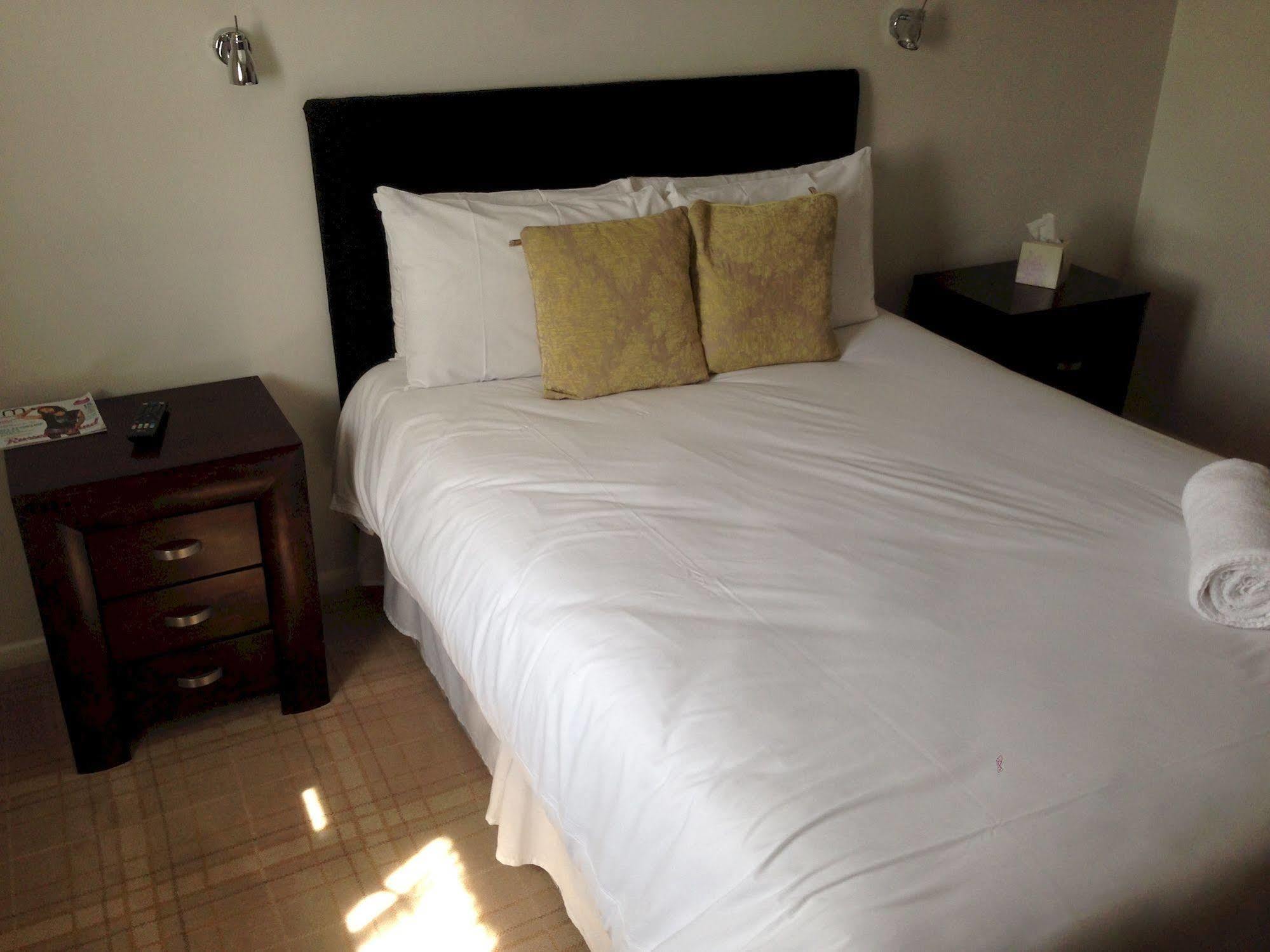 The Kilns Hotel Brentwood Bagian luar foto